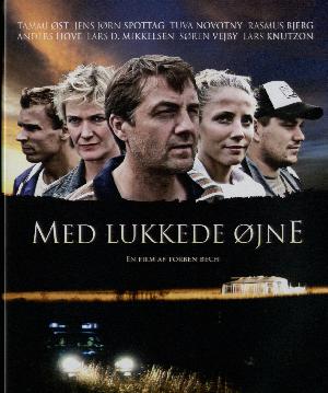 Med lukkede øjne